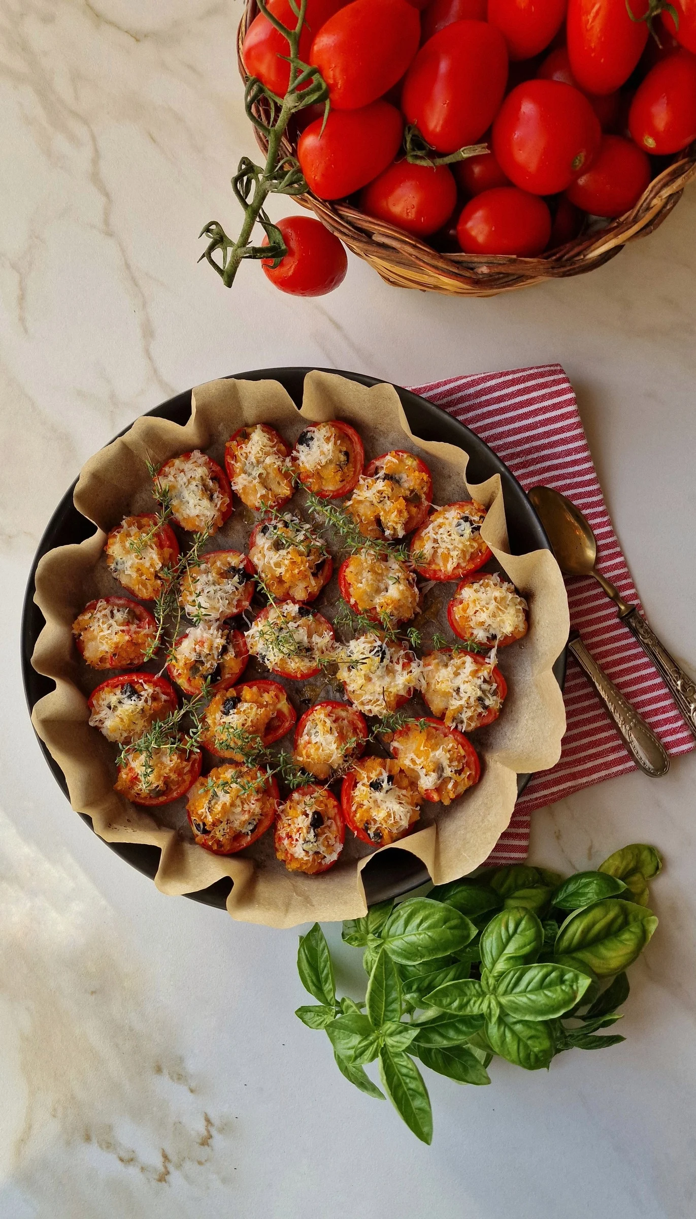 Tomates pizzutello a la mediterránea